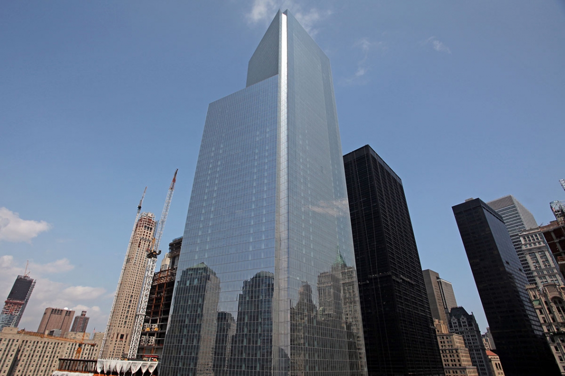 4 World Trade Center CLOSED; "No Air Conditioning" -- or are they planting explosives like the old one?